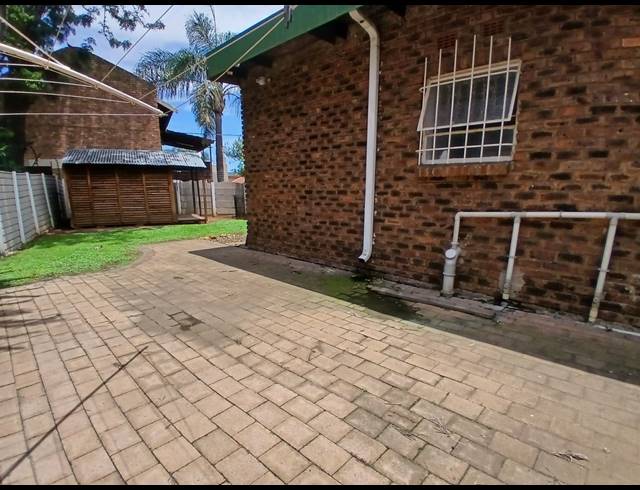 4 BEDROOM HOUSE TO LET IN SUNAIR PARK